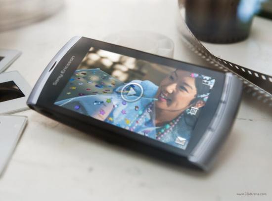 Sony Ericsson Vivaz video phone