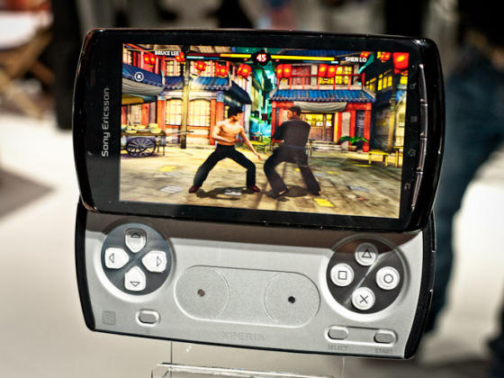 Sony Ericsson Xperia Play Bruce Lee game