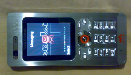 Sony Ericsson Ai or W880i mobile phone - screen