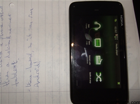 Nokia N900 showing media player
