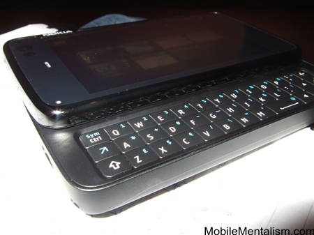 Nokia N900 showing keyboard