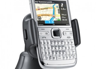 Nokia E72 phone with Ovi maps